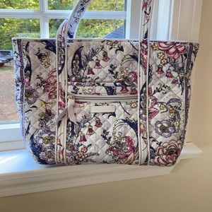Going Now! Vera Bradley Hummingbird Park Small Tote